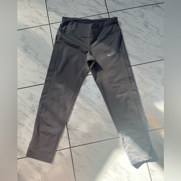 Nike DriFit Leggings - Picture 1 of 2